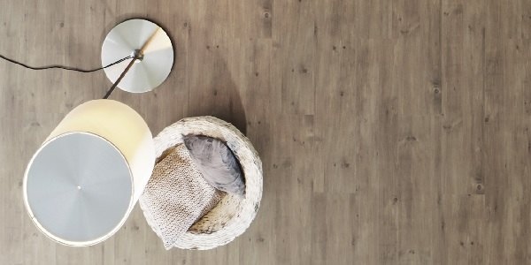 Designboden verlegen: Lieber kleben oder klicken? - Designboden verlegen: Kleben oder klicken? | Vergleich