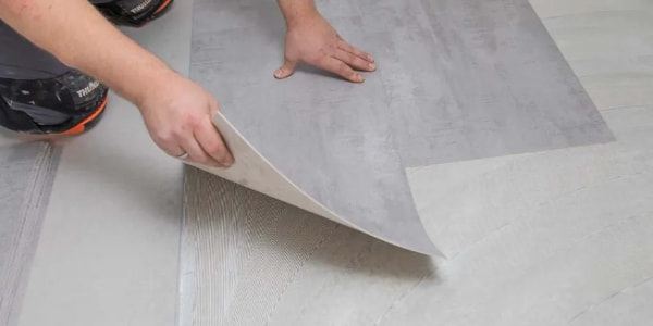 Der richtige Untergrund für Klebe-Vinylboden: Was ist zu beachten? - Klebevinyl Untergrund vorbereiten: Was ist zu beachten?