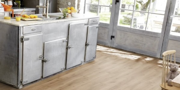 Vinylboden in der Küche? Es müssen nicht immer Fliesen sein! - Vinylboden in Küche: Was spricht für Vinyl statt Fliesen?