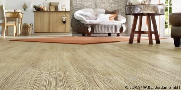 Vinylboden mit Synchronprägung – realistischer geht\'s kaum! - Vinylboden mit Synchronprägung | Holz- &amp; Steinstrukturen