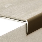 Aluminium-Treppenkantenprofil mit Profilnase | verschraubt | für 2mm starke Bodenbeläge | silber | 2,50m