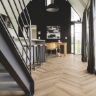 Tarkett iD Naturals 55 - Forest Oak Nutmeg 261018039 | Fischgrät-Optik | Klebe-Vinylboden