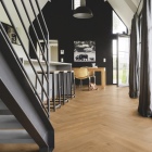 Tarkett iD Naturals 55 - Chatillon Oak Honey 261026035 | Fischgrät-Optik | Klebe-Vinylboden