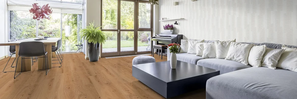 Parkett im Wohn-Essbereich