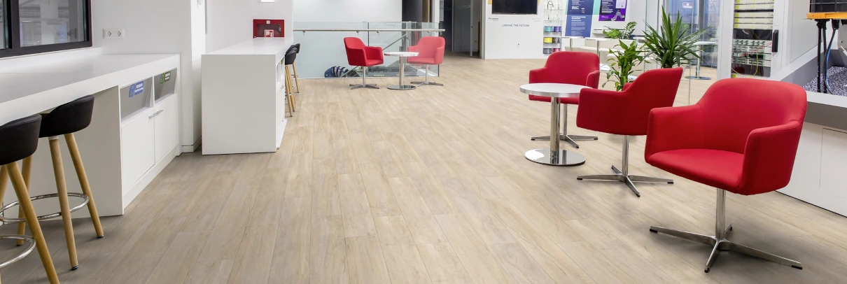 Büroboden in Holzoptik