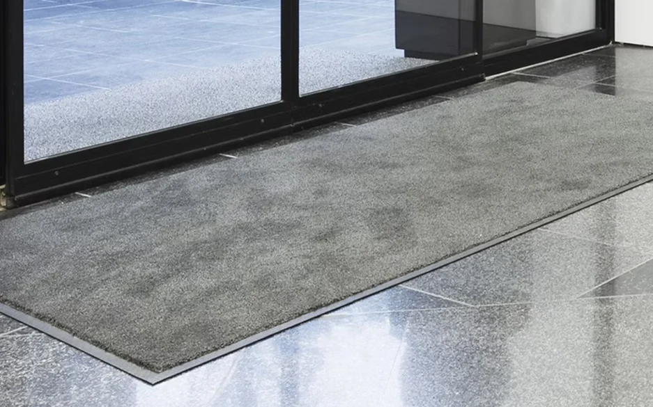 Flur mit Schmutzfangmatte