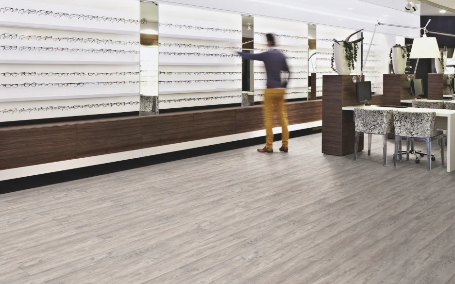 PVC-Boden in Holzoptik als Gewerbeboden