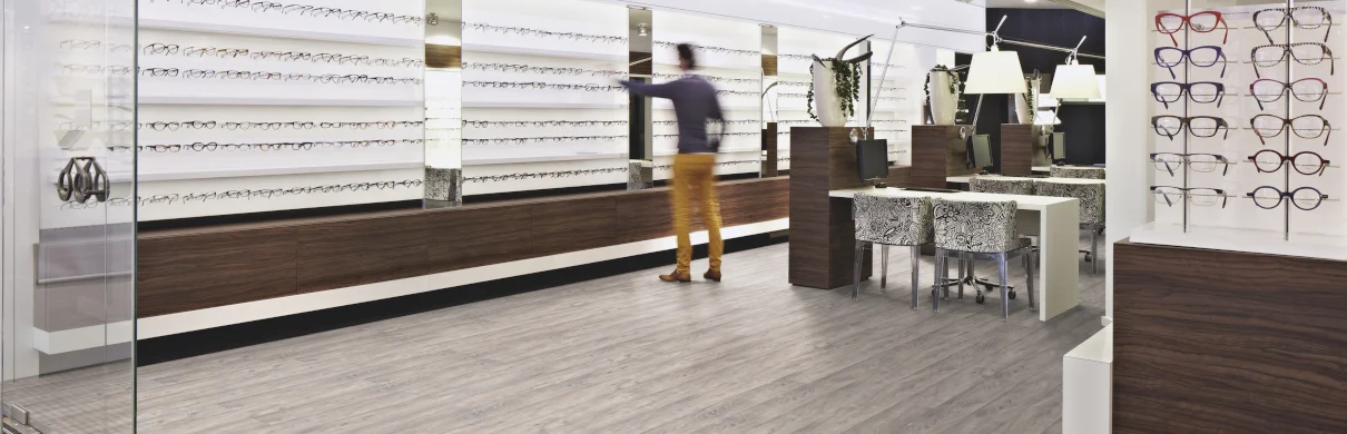 PVC-Boden in Holzoptik als Gewerbeboden