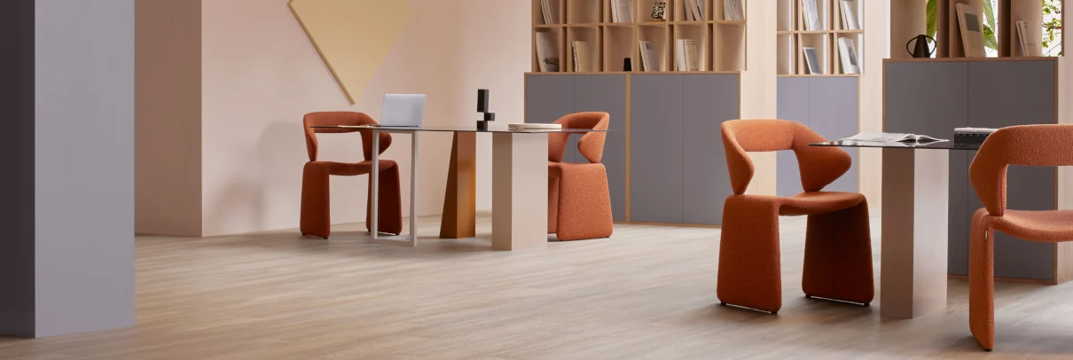 Vinylboden in heller Holzoptik