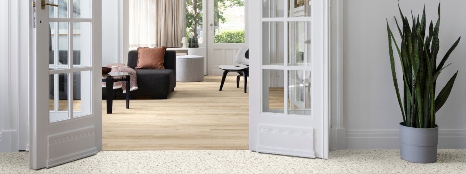 Zwei Bodenbeläge werden kombiniert